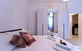 Savonarola Comfy Flat